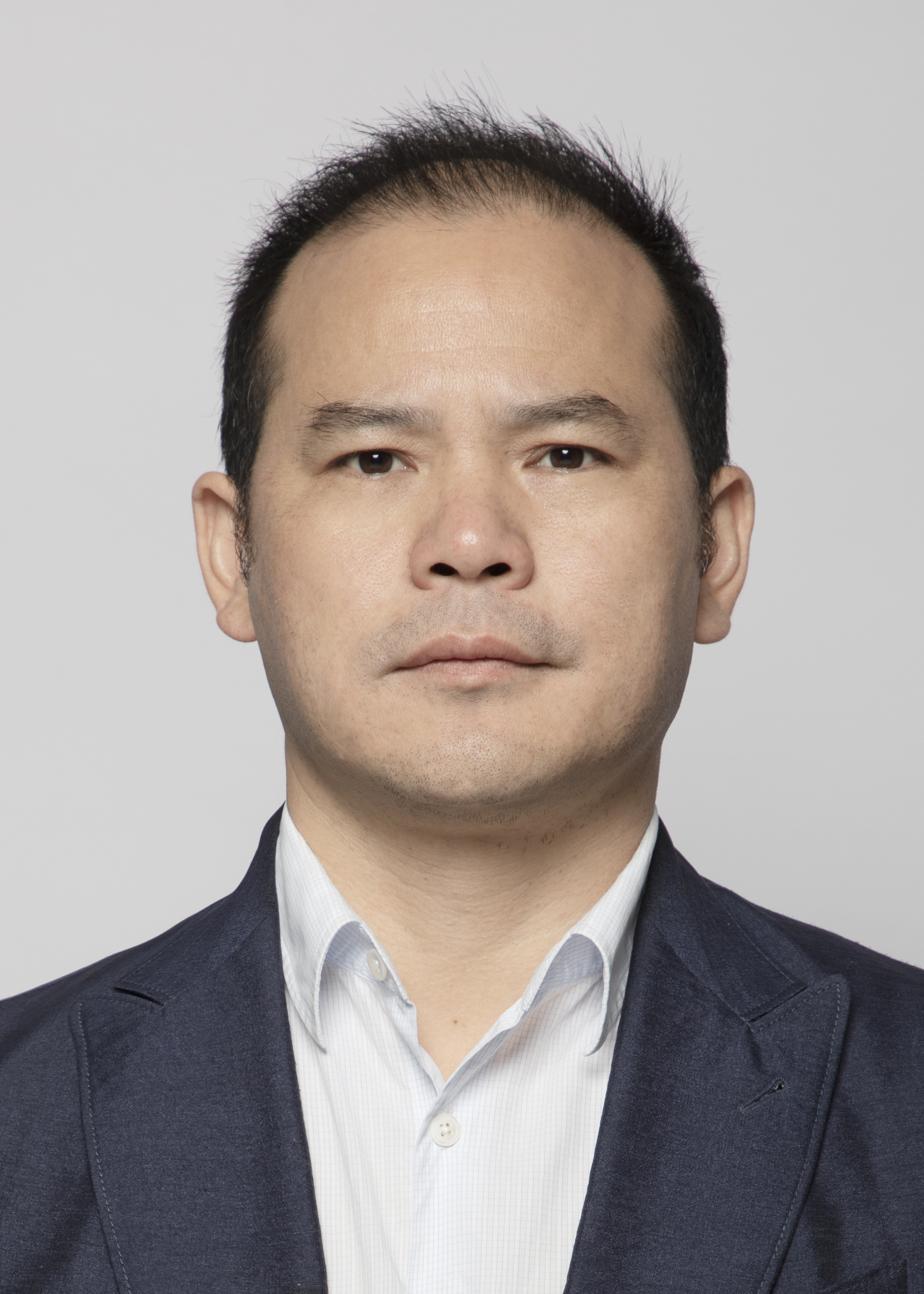 监事长  唐新强